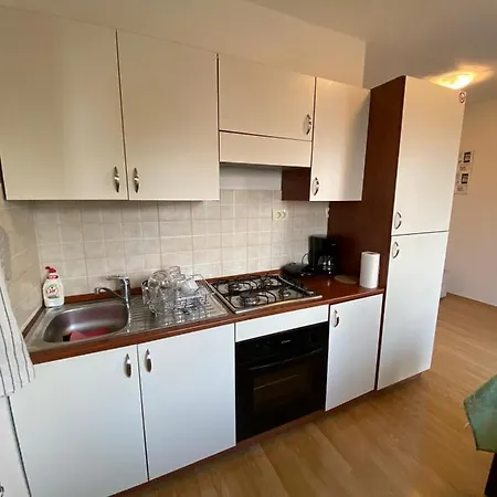 Varga Apartment *